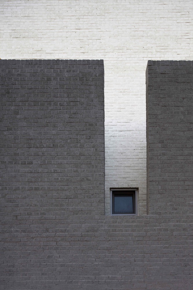 双家庭住宅的极简与古典之美-37