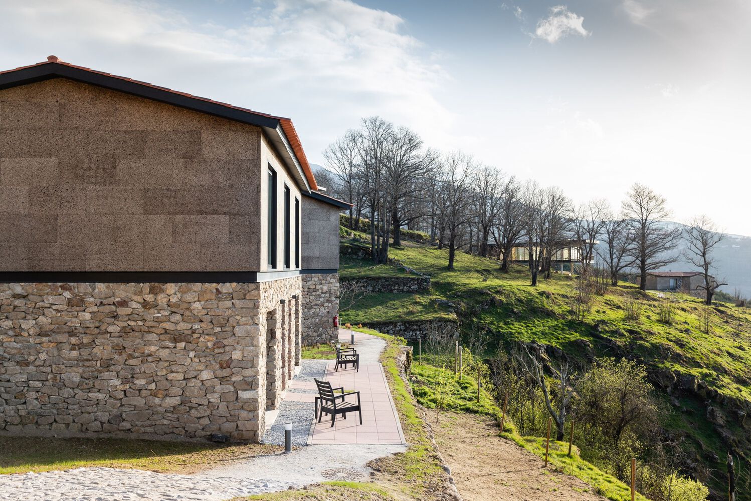 葡萄牙山脉中的和谐身心灵康养中心丨PLATAFORMArq-52