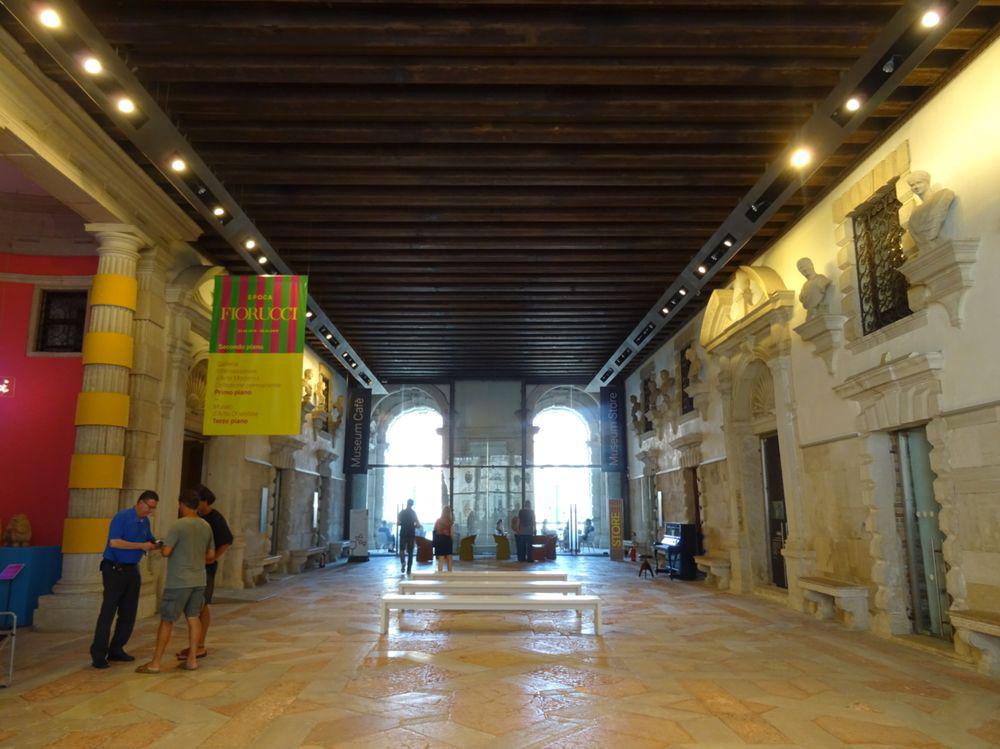 カ・ペーザロ | イタリア の建築【世界建築巡り】-47