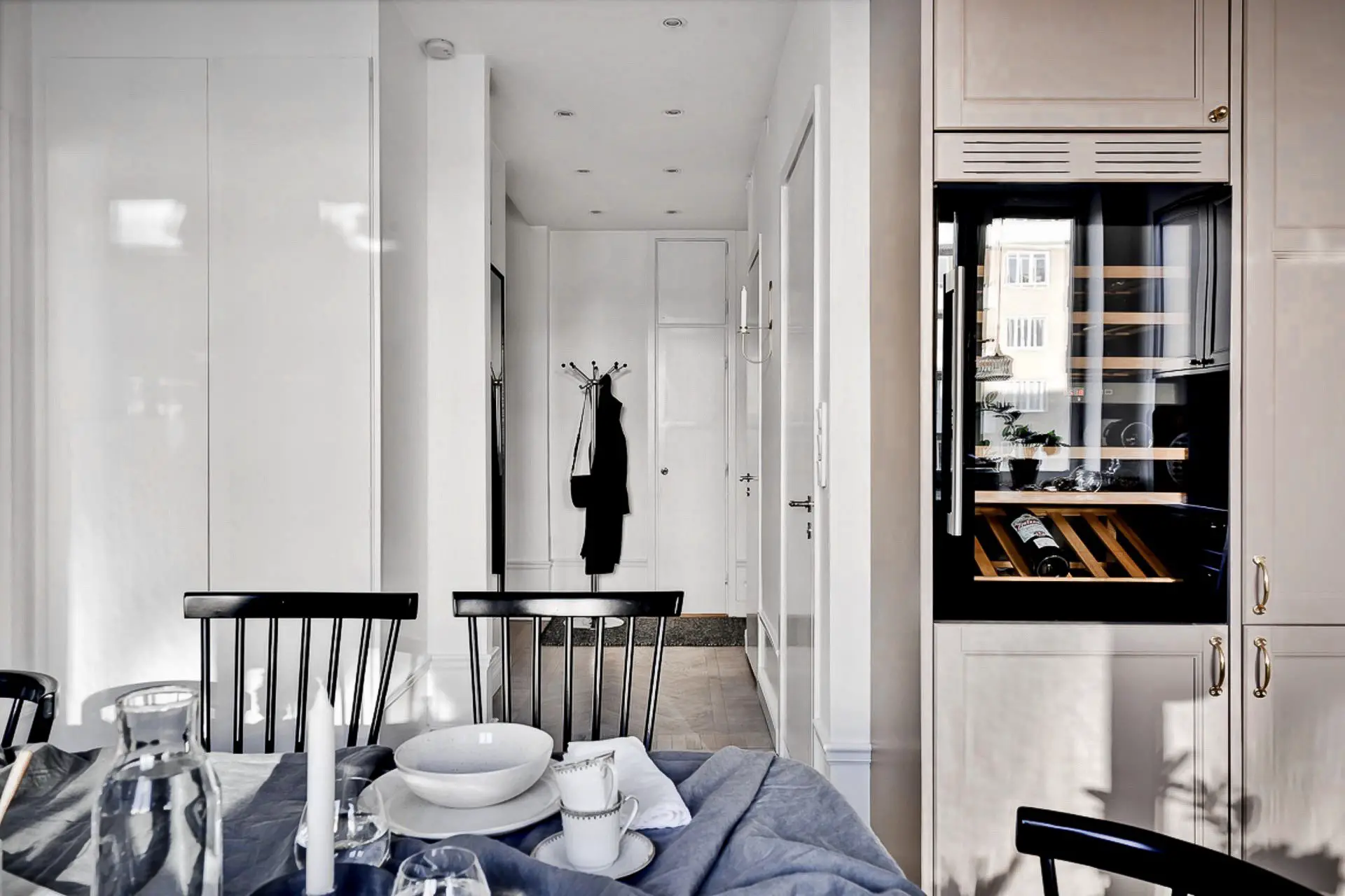 瑞典蓝色晨光公寓设计-11