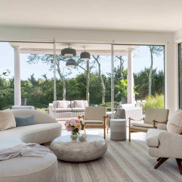 水磨坊住宅；水磨坊房屋

注：House常见可译为住宅房屋 ，可根据该词组上下文指代来选择，如果描述的是居住功能的建筑，住宅更为合适；如果仅强调一个建筑，房屋也是确切表达如果仅从原文出发最直白的翻译可以是水磨坊房屋 -13