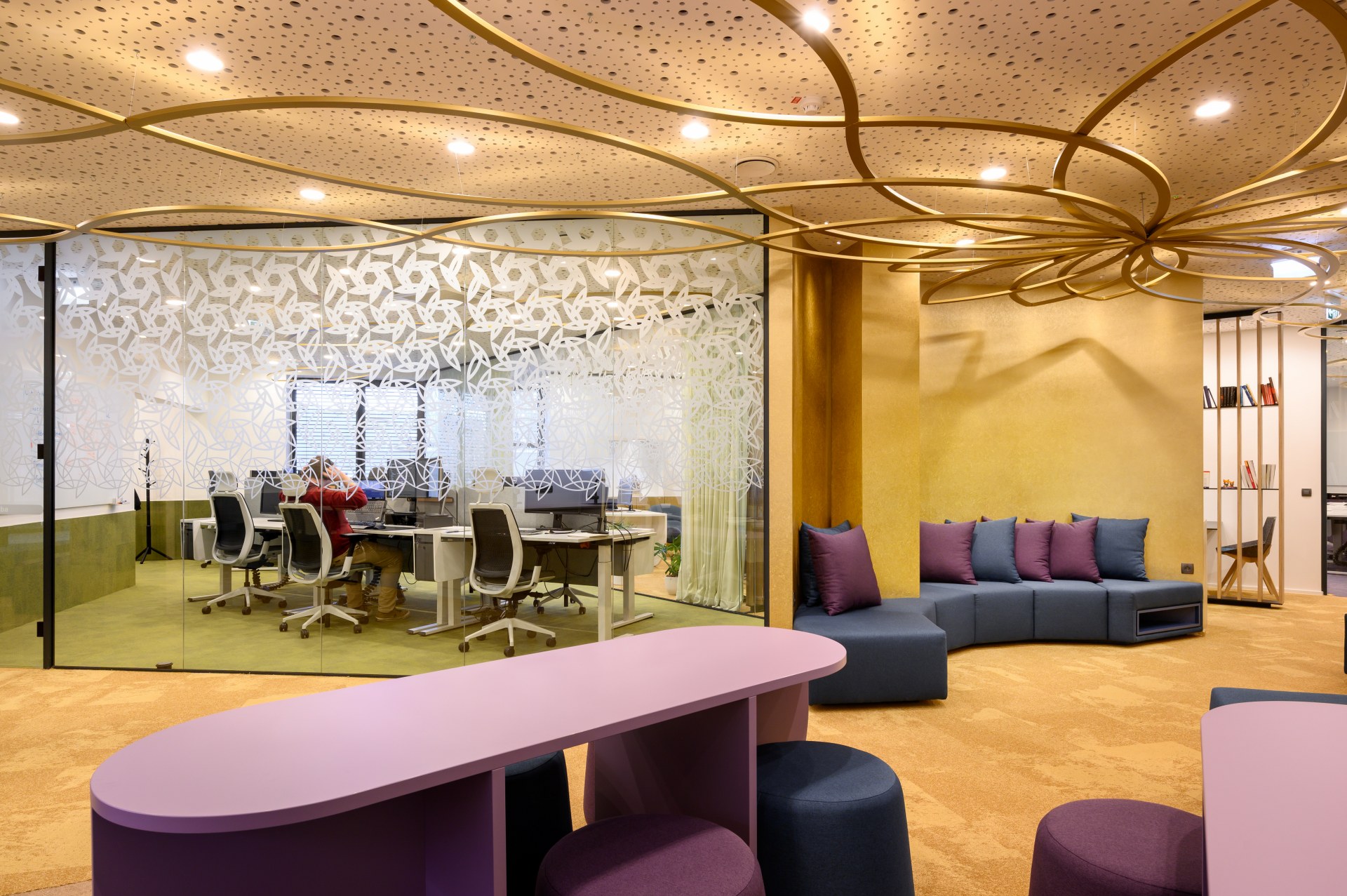 Dhimahi 办公室 · 数字化世界的千瓣莲花设计丨Superform-12