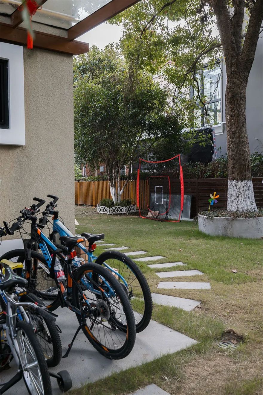 全是大白墙,却击败了80%豪华别墅。她家的家庭氛围感才是制胜秘诀!-41