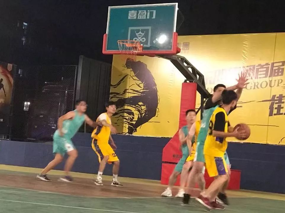 街头篮球赛激情对决,室内设计展现运动魅力-56