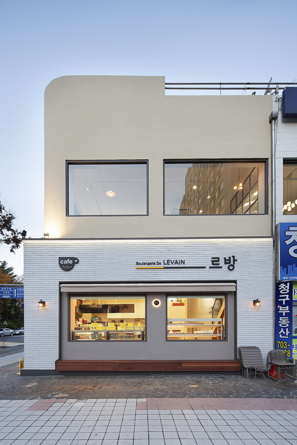 白色与木质的优雅结合 | 57 平米现代简约贝壳装饰设计-2