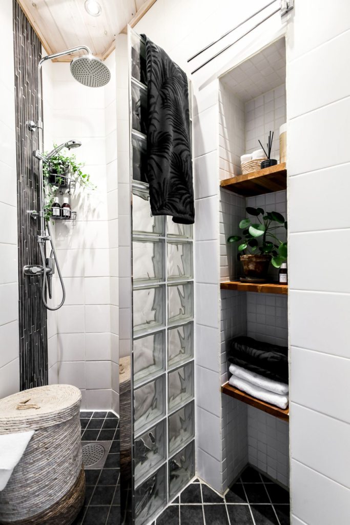 MojStan·net · 小公寓卧室玻璃墙设计-21