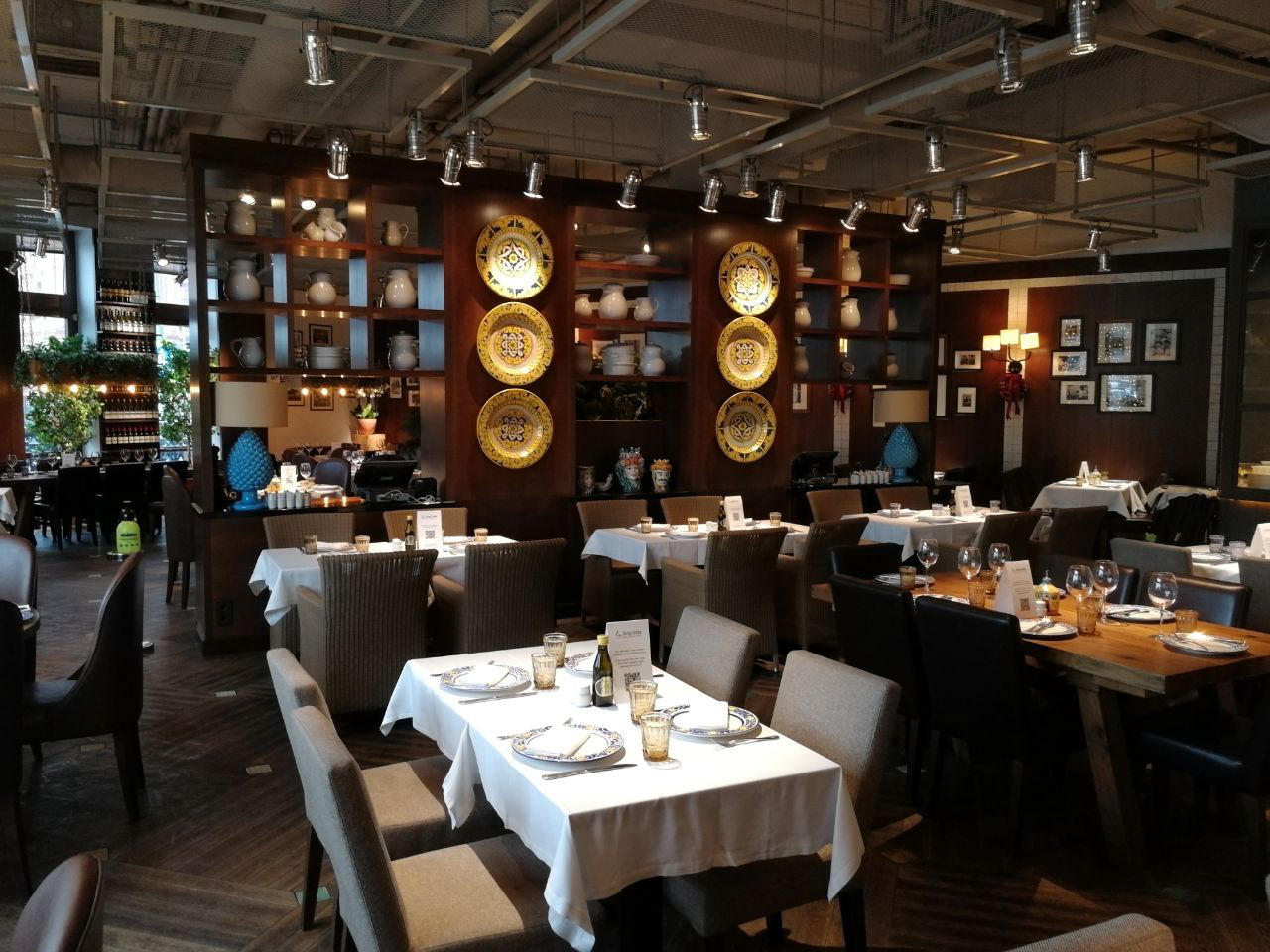 Semifreddo 集团餐厅照明设计项目丨RAUM-18