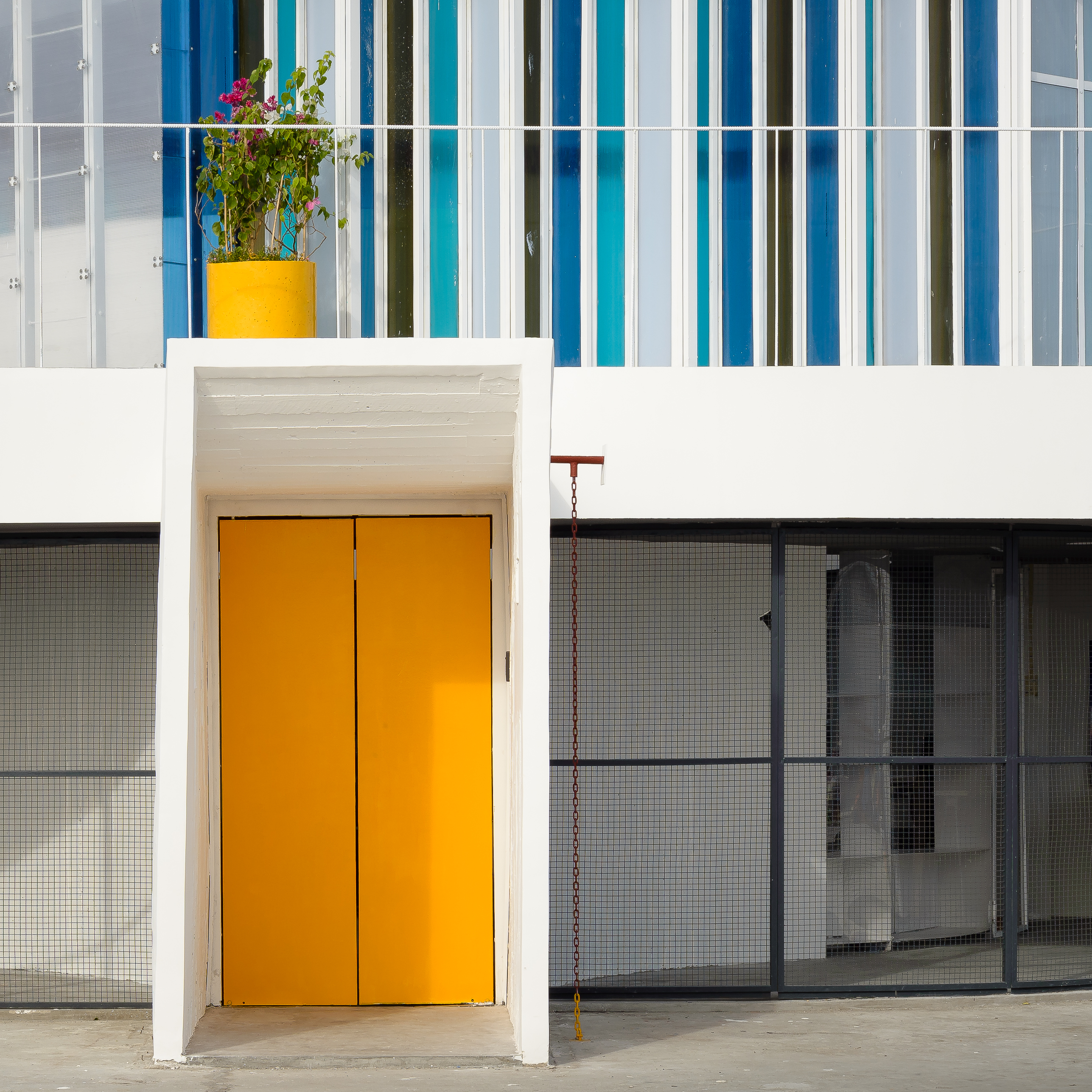 浪漫色彩的女性专属办公空间-9