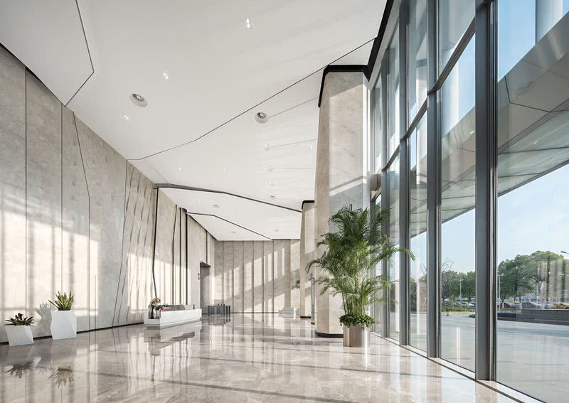 景枫中心大堂与电梯厅 | 春季西装的优雅呈现-7