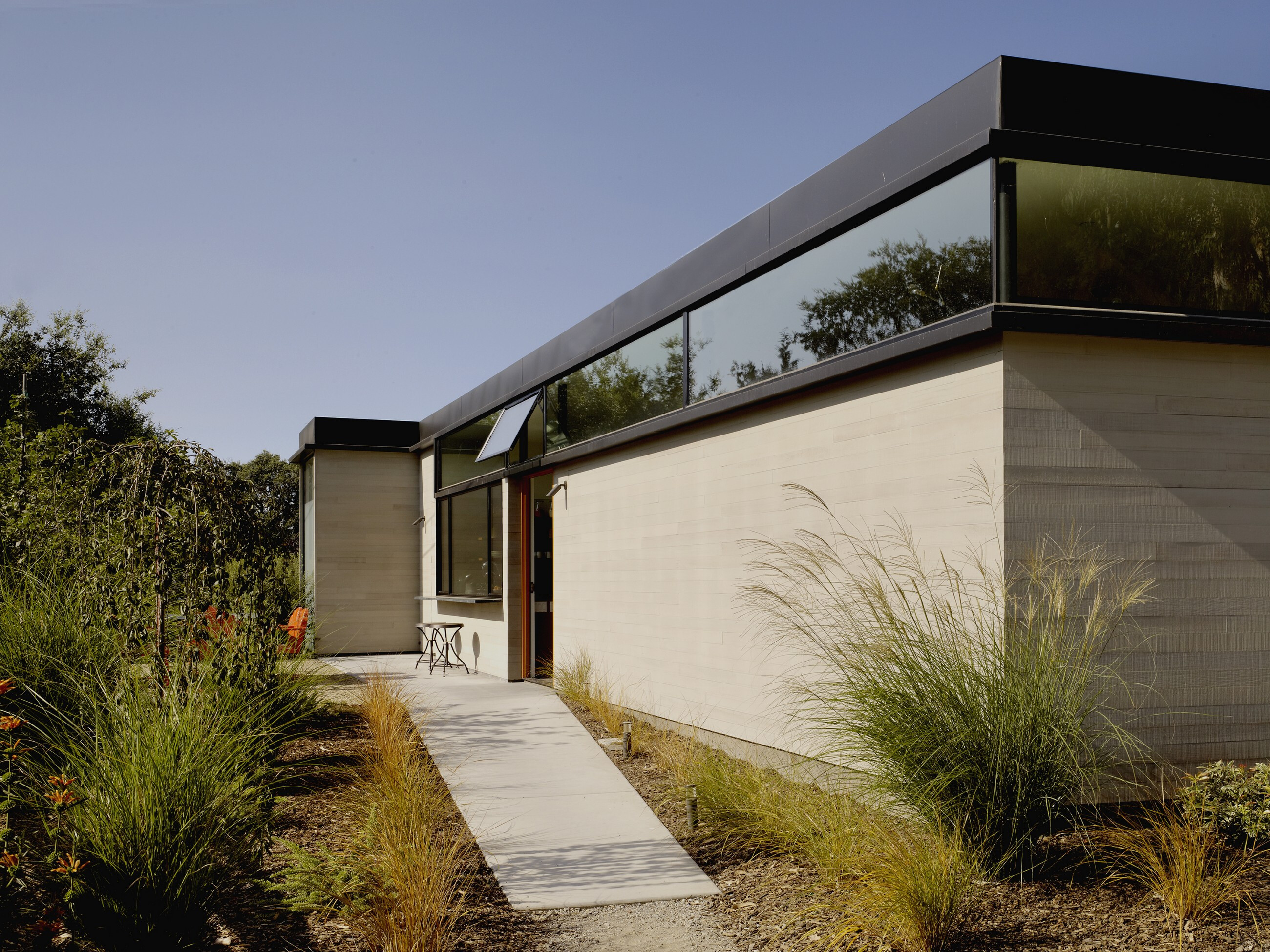 酒庄旁的定制家园——Schwartz and Architecture 的简约环保设计-23