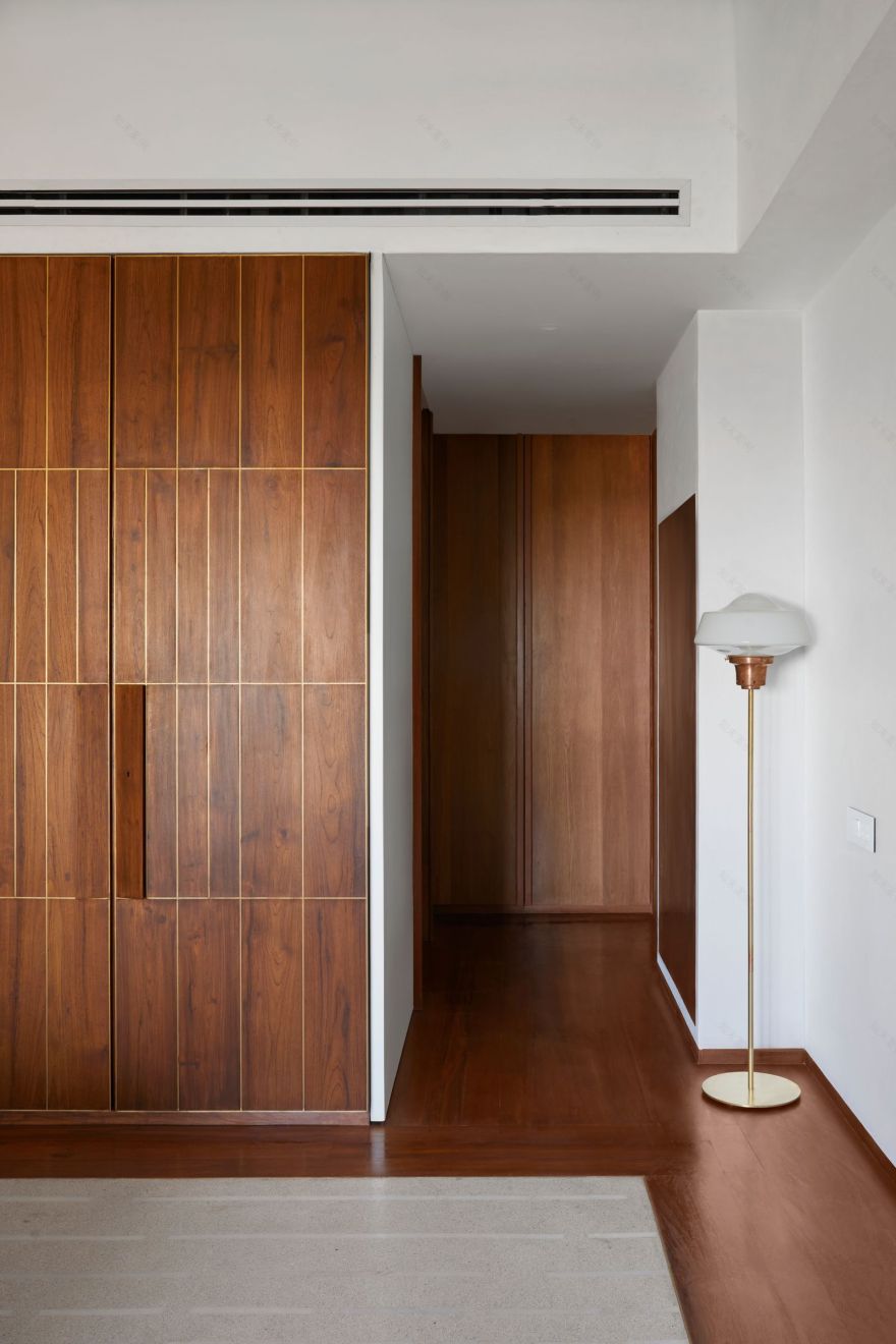 孟买科拉巴经典装饰艺术建筑内的当代公寓丨Atelier Varun Goyal-32