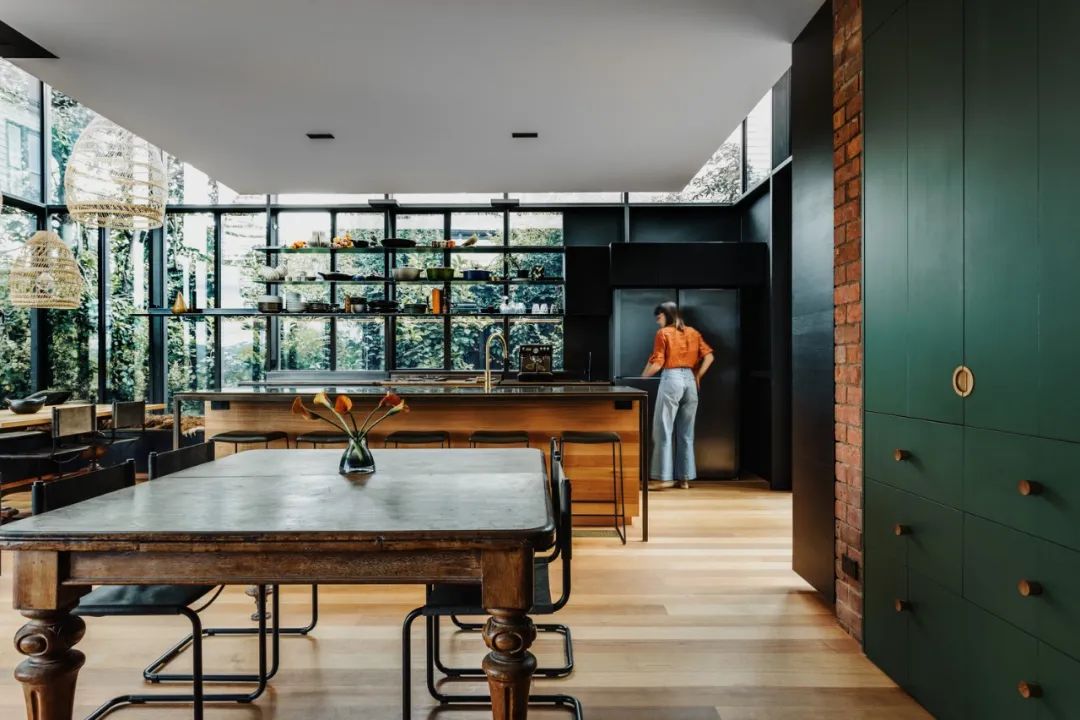 蔚来房屋|| 加建钢构玻璃屋,老建筑新生命-9