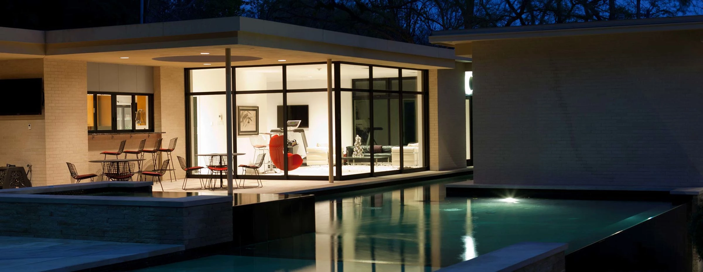 美式私人住宅的绿色环绕设计-12