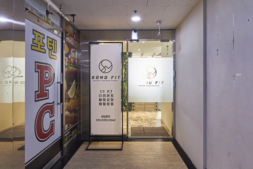 简约设计展现 30 坪健身中心魅力-20