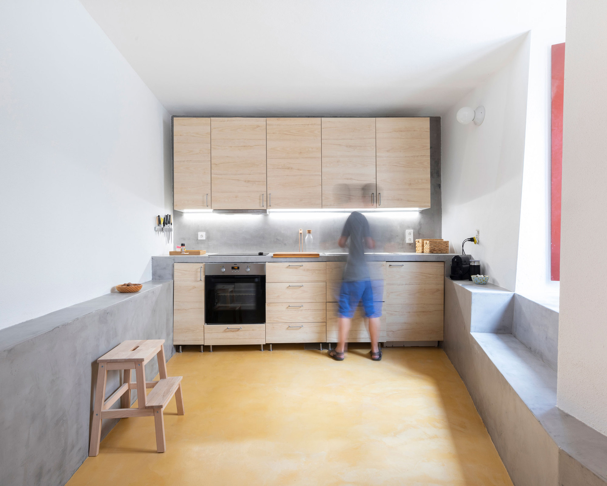 葡萄牙历史小镇中的跨洋重建公寓-3