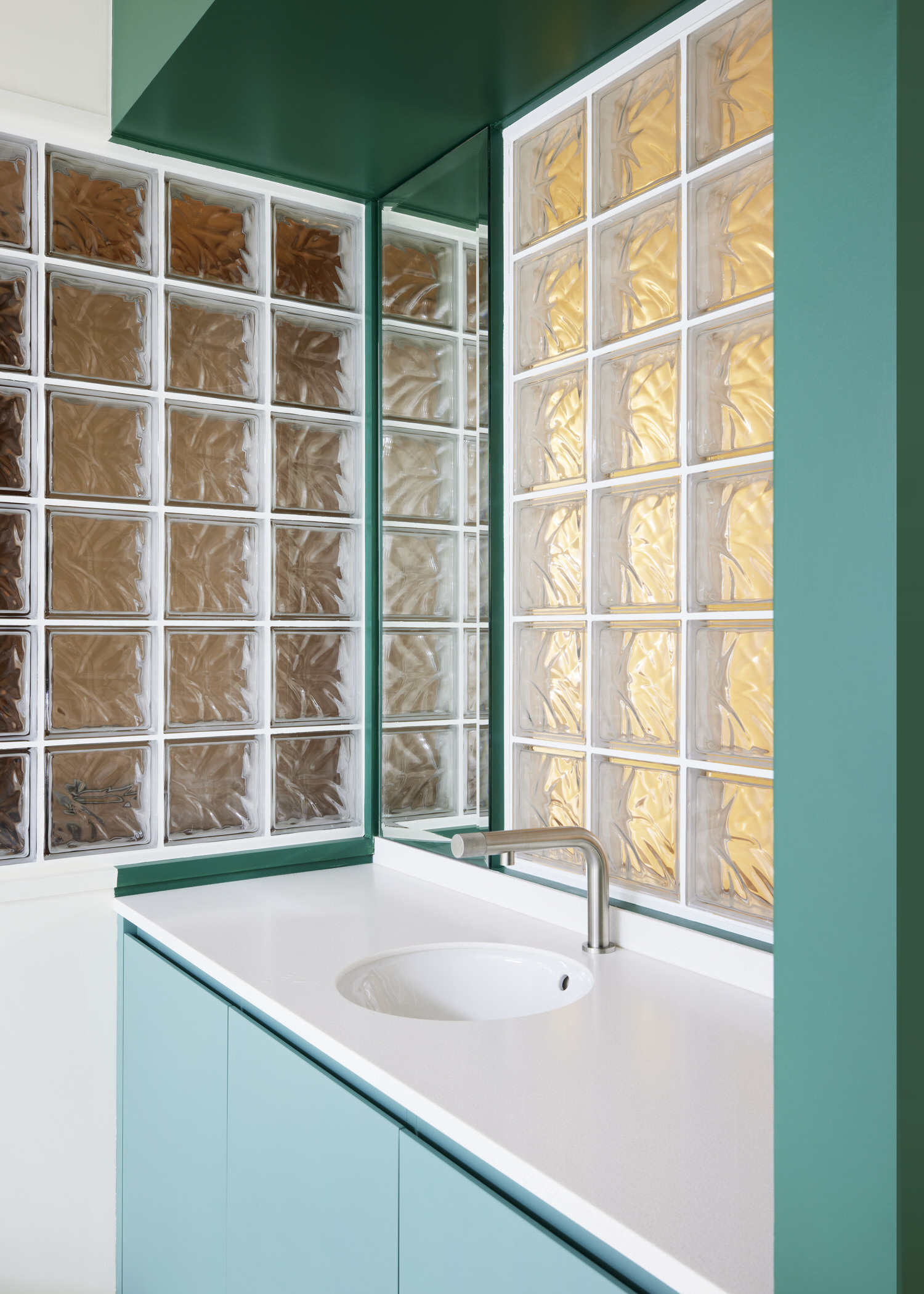 Drab to Fab:法国雷恩的牙科诊所丨Studio Idya-22