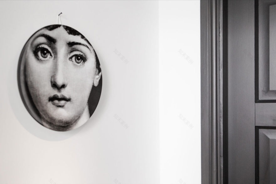 Remodeling of an Old Penthouse, Formerly a School, Into a Private Home-12