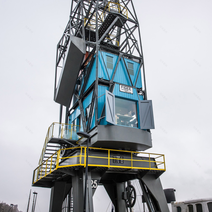 Edward van Vliet converts crane into holiday retreat in Amsterdam-0