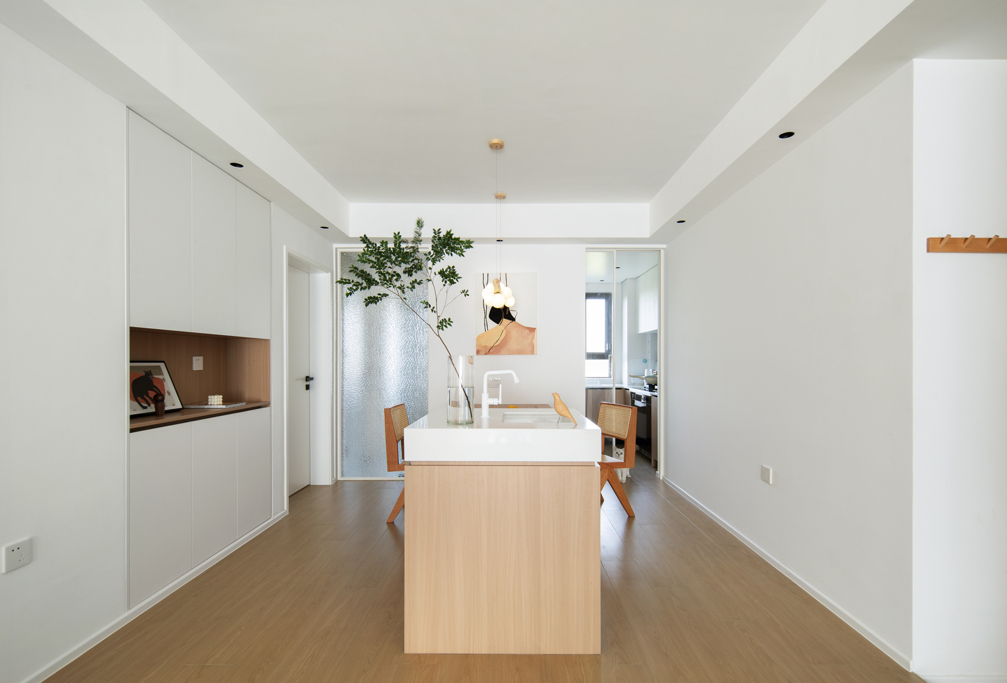 原木色+大白墙，打造简单温馨的住宅。-13