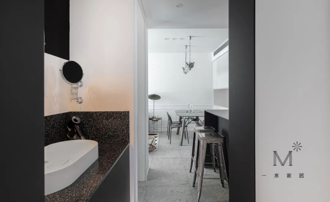 90㎡现代婚房 | “黑白灰”的纯粹浪漫-41