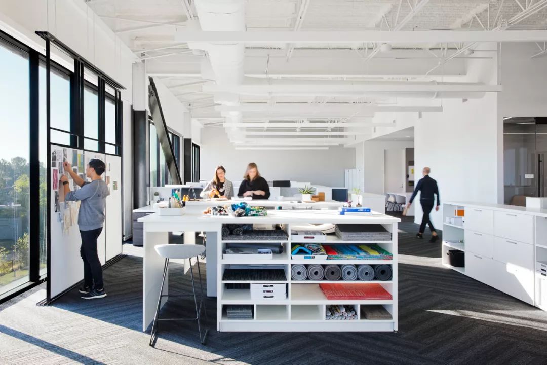 Gensler 打造现代办公空间,五大案例诠释高效办公新理念-53
