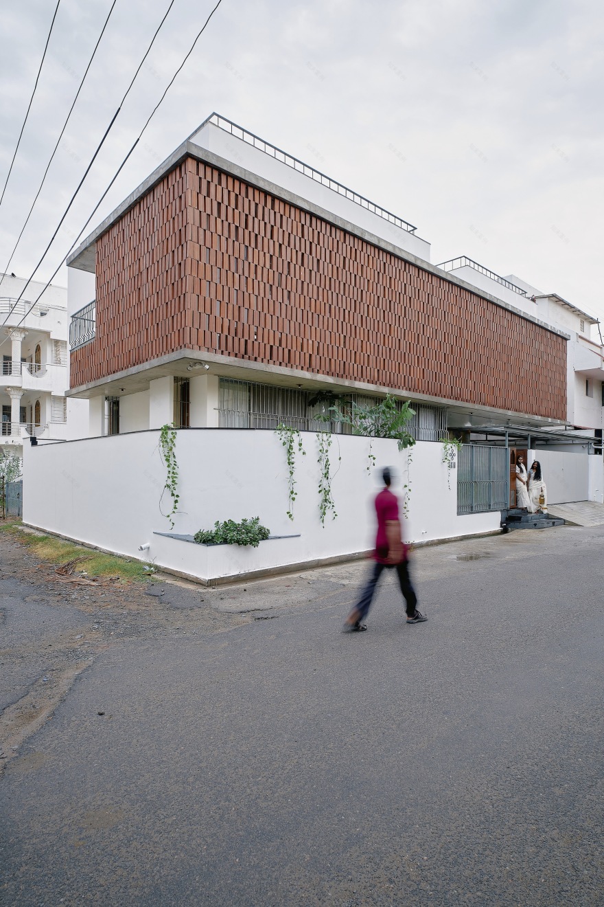 两种现实之屋丨印度本地治里丨STO.M.P-16