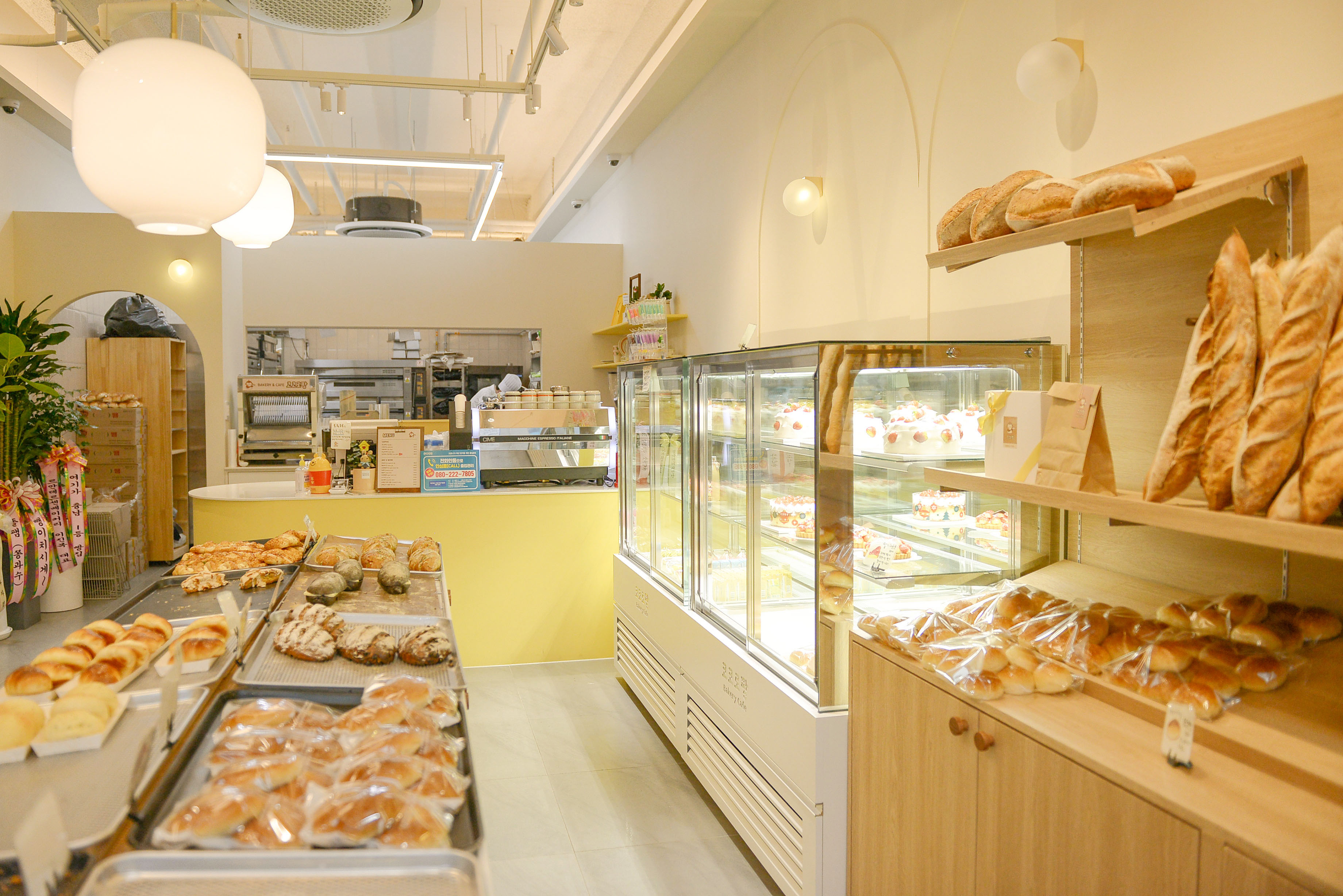 白色与木纹的绝美融合 | 22 平米小空间的无限可能-5