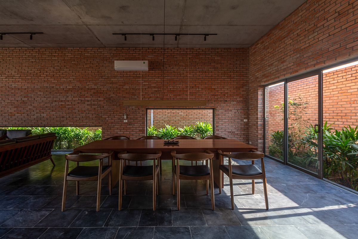 Mạo Khê House - Ngôi nhà gạch đỏ với không gian xanh bao phủ | HGAA-38