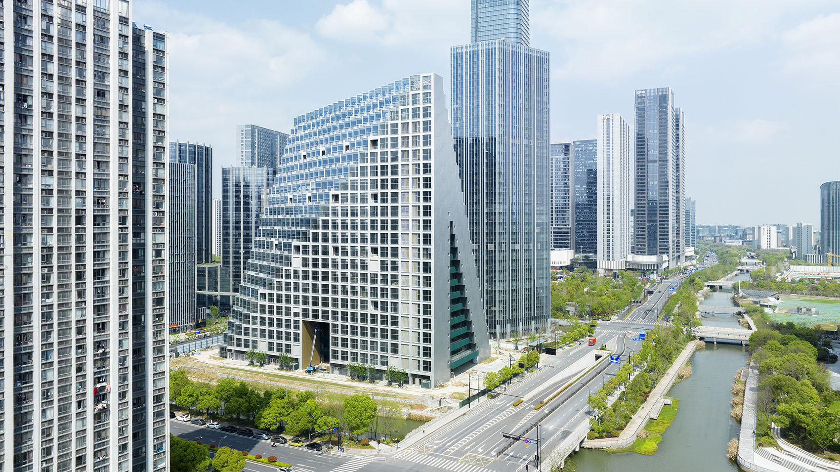 杭州未来科技城新湖中心· 光棱丨中国杭州丨OMA-11