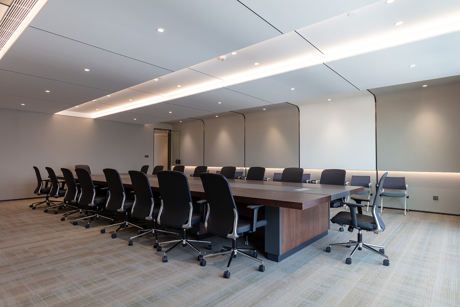 蓝天集团郑州龙湖金融岛办公空间丨中国郑州丨河南素颜软装设计有限公司-17