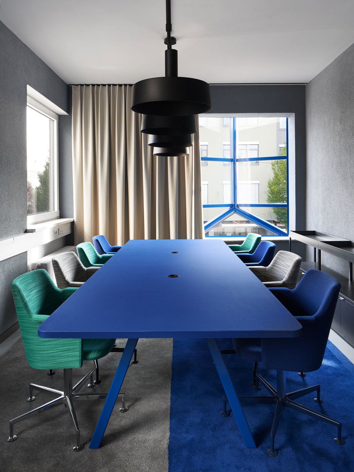 德国 Stuttgart 城市空间，Studio Komo 打造色彩丰富协同办公环境-10