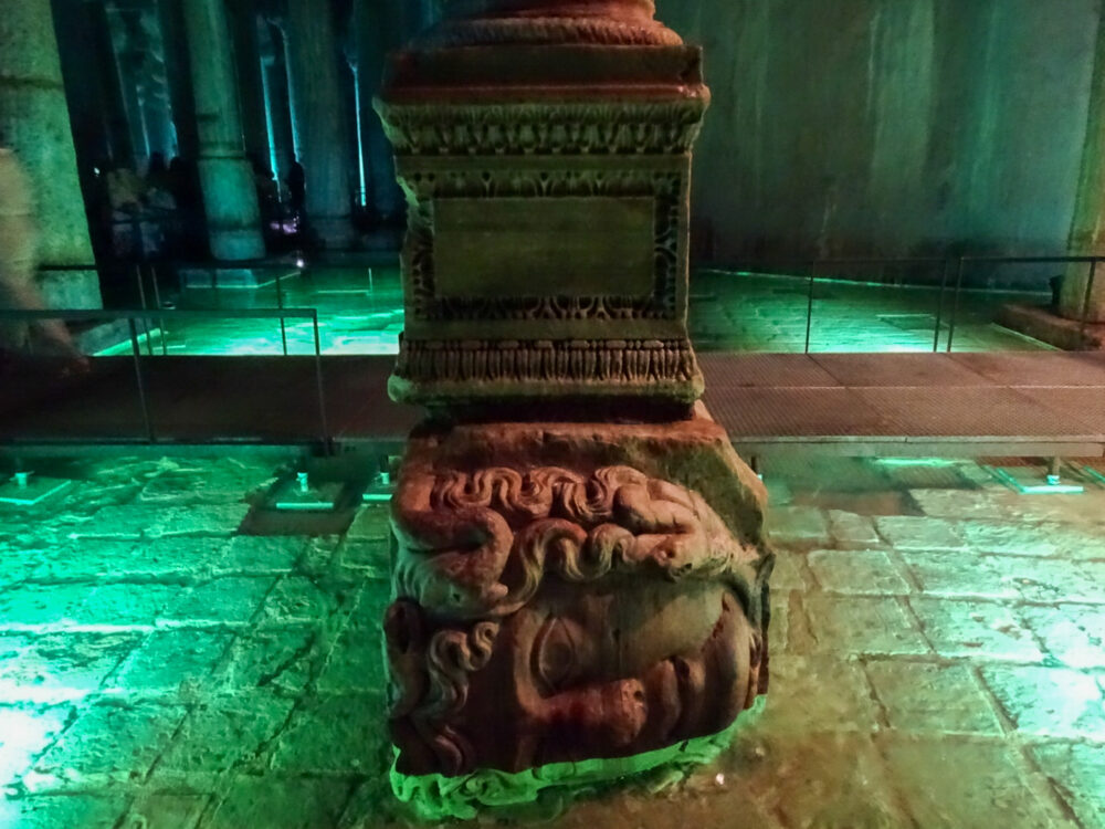 イスタンブールの地下宮殿(伊斯坦布尔的地下宫殿)丨不明-49