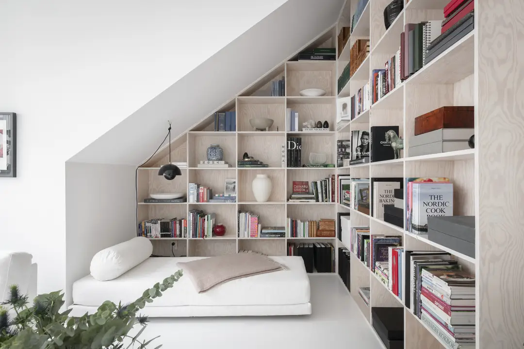 55 平米迷你阁楼图书馆设计-6