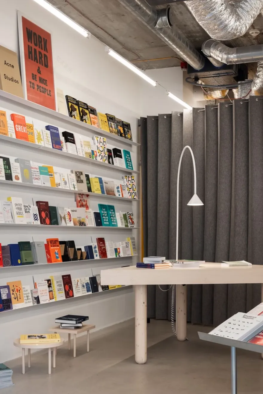 BROT 书店丨斯洛伐克布拉迪斯拉发丨Grau Architects-34