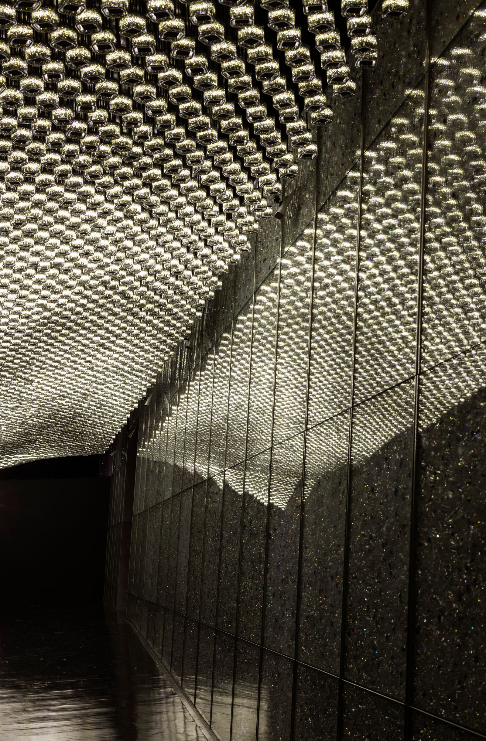 奥地利施华洛世奇水晶世界新“奇迹之室”丨拉斐尔·洛萨诺  埃默（Rafael Lozano  Hemmer）-16