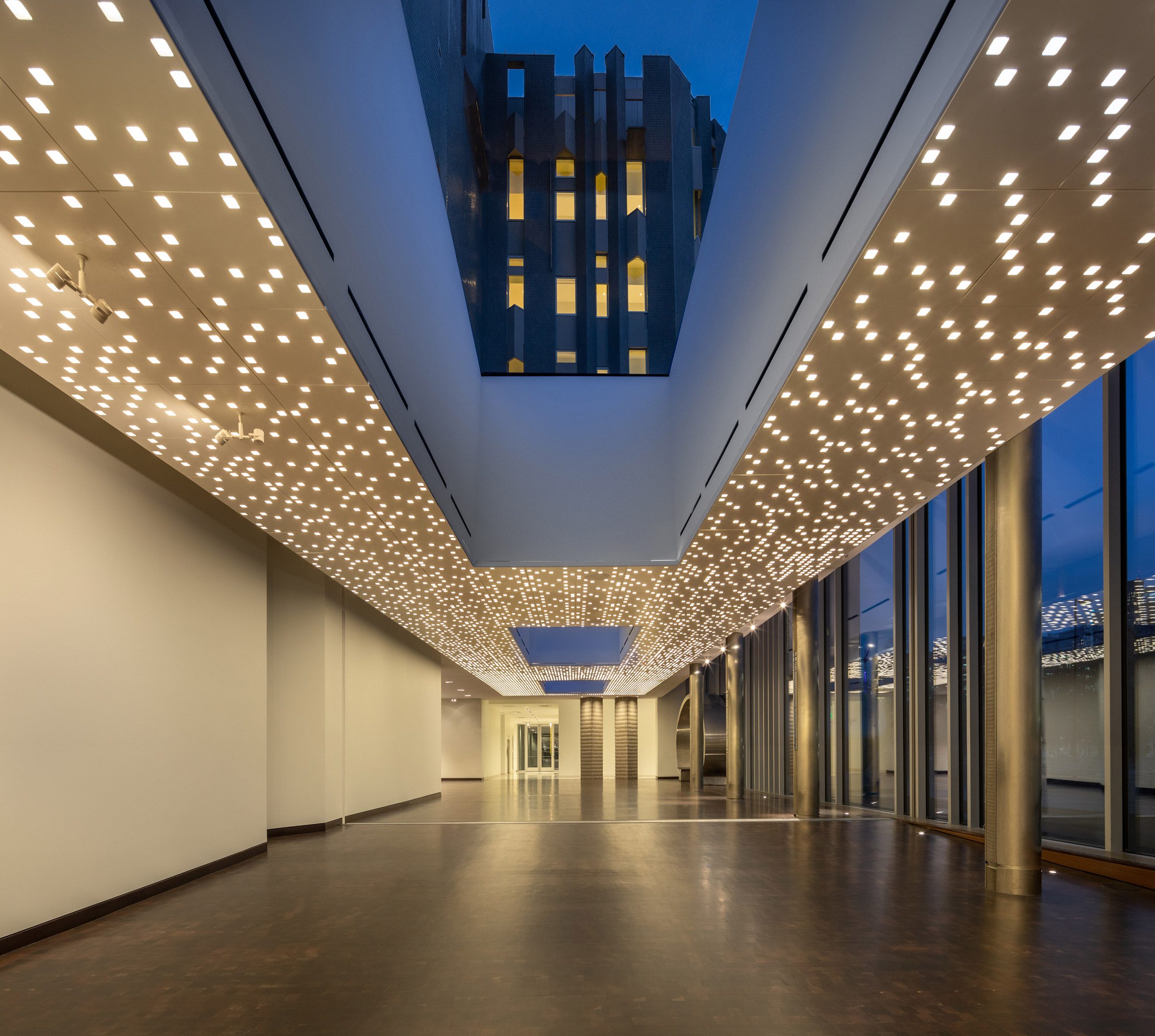 丹佛艺术博物馆扩建亮相,圆形欢迎中心成亮点-42