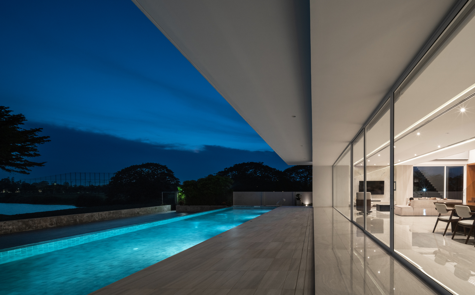 湖畔别墅设计-38