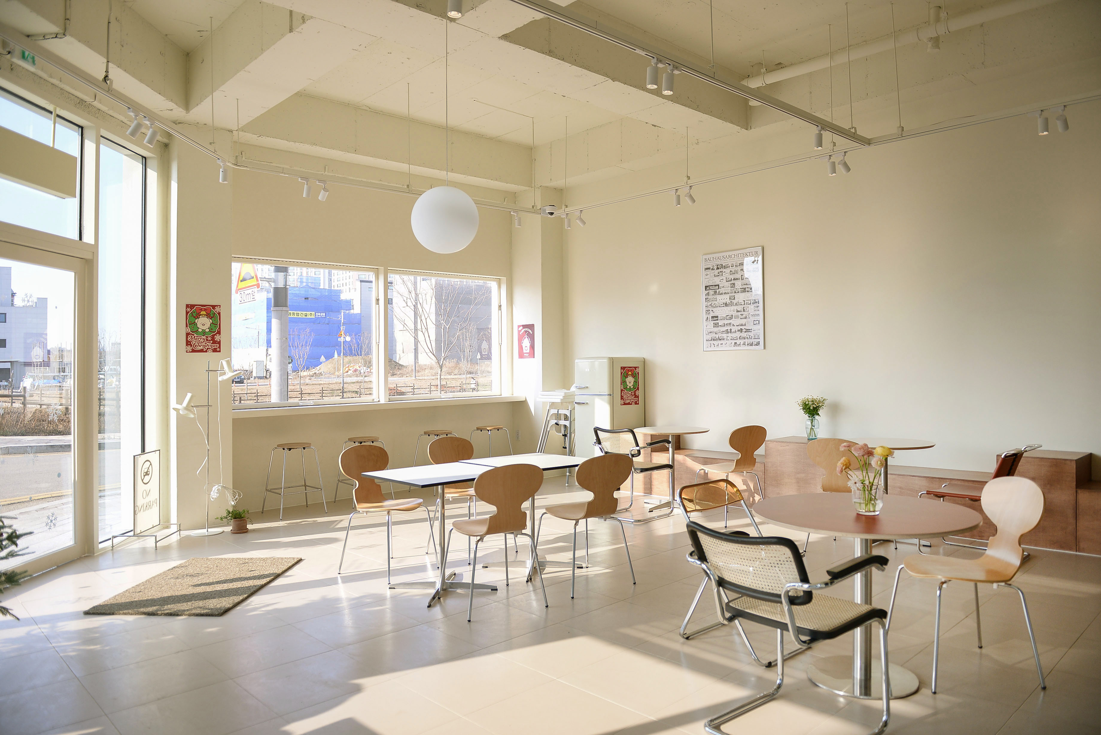 20 平米极简咖啡厅设计，韩式轻奢风格典范-7