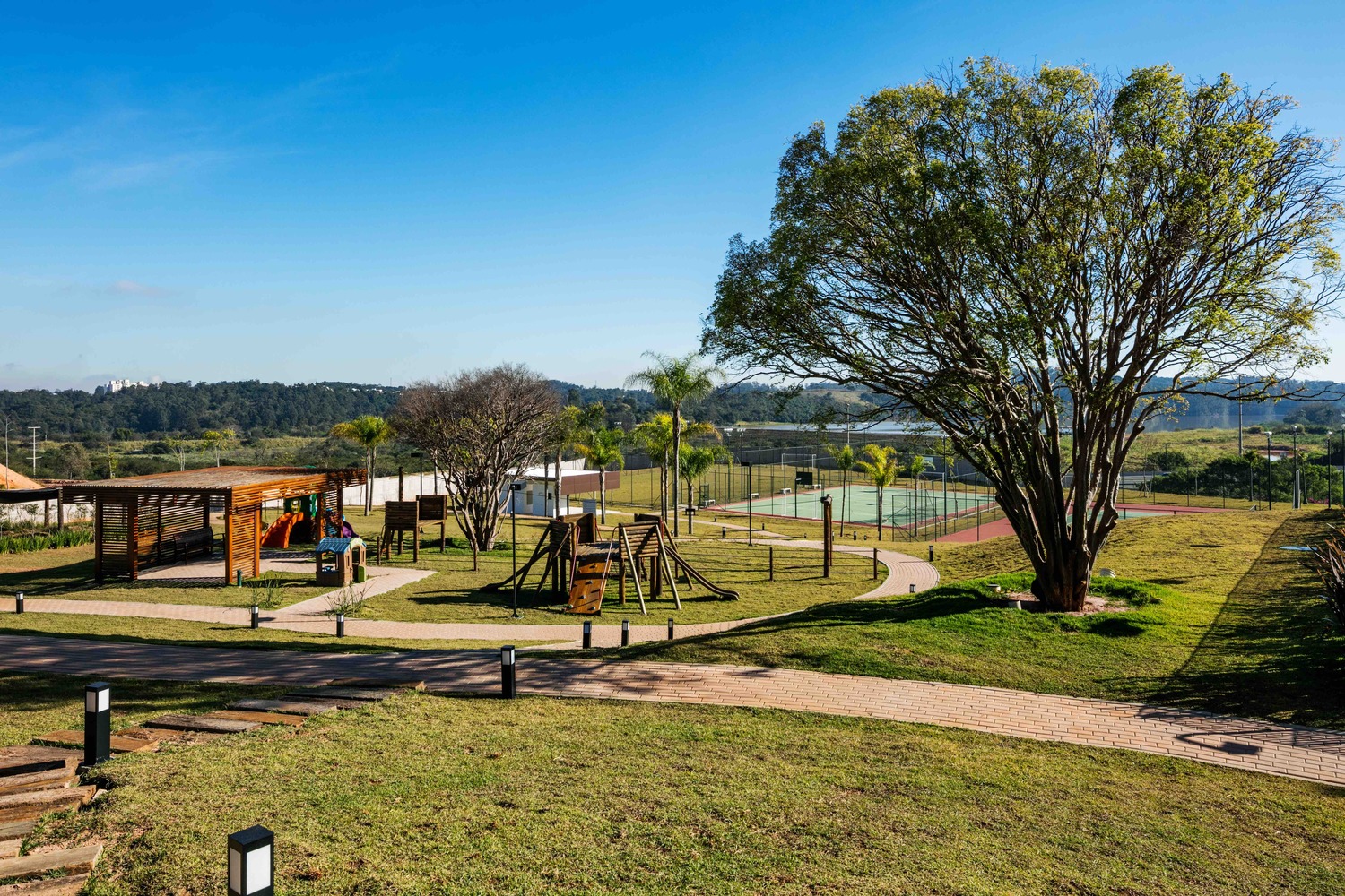 巴西自然景观中的社交俱乐部总部-64