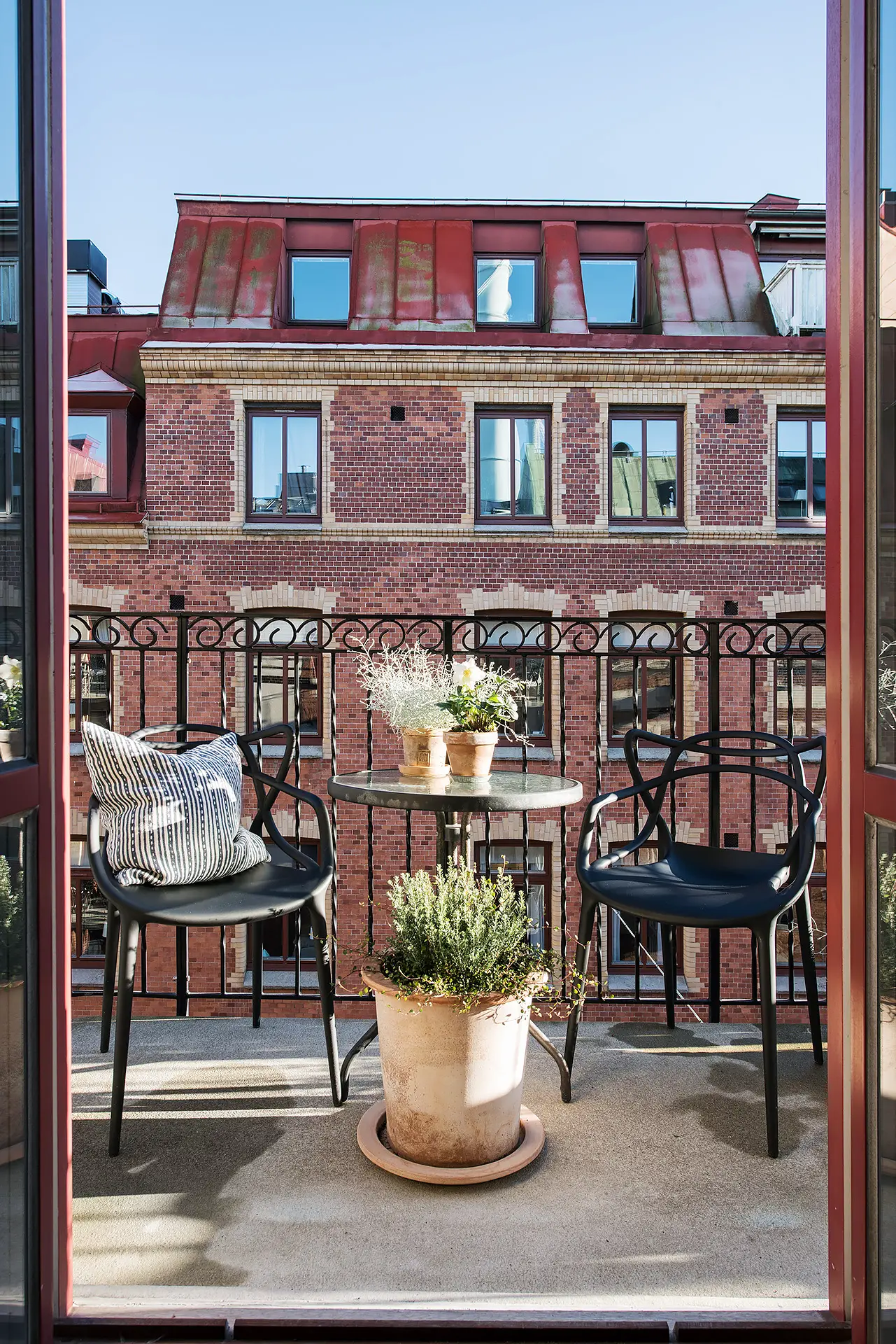 瑞典公寓 | 旧木门的魅力-15