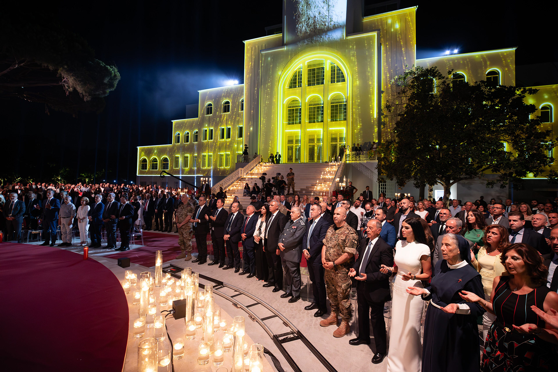 Jesus King Zouk Mosbeh - Illuminating the Statue-29