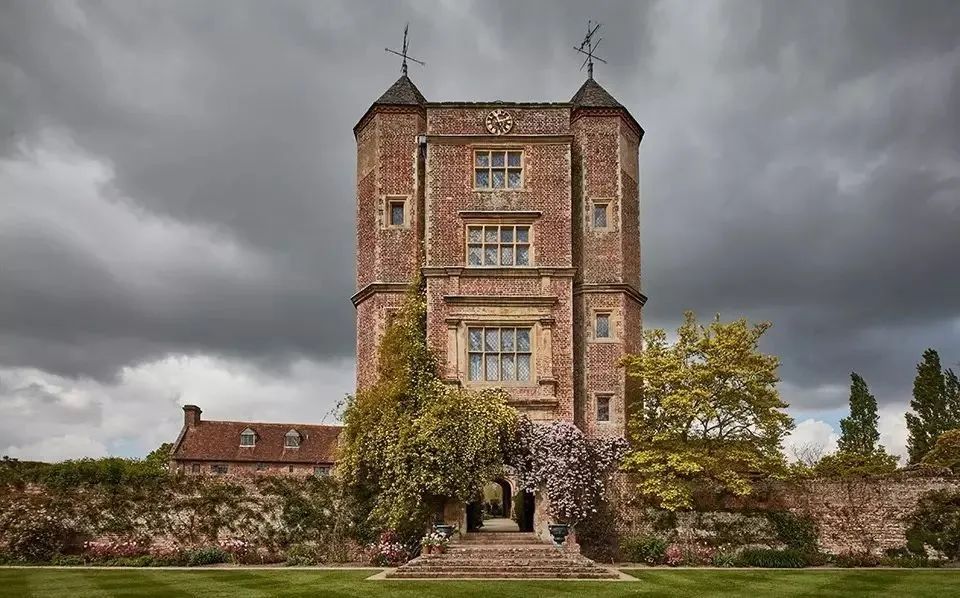 一个设计，一个栽种，夫妻协力打造的复古花园-3