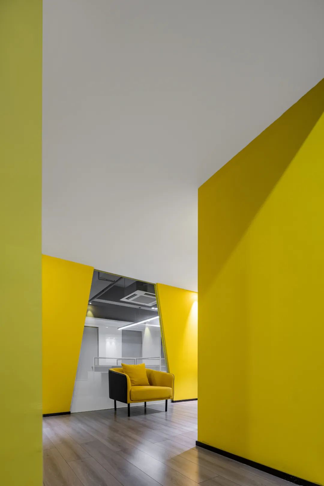 曲线游走 · 裘宇枫打造的感知空间办公产业园丨中国浙江丨维品空间设计事务所-12