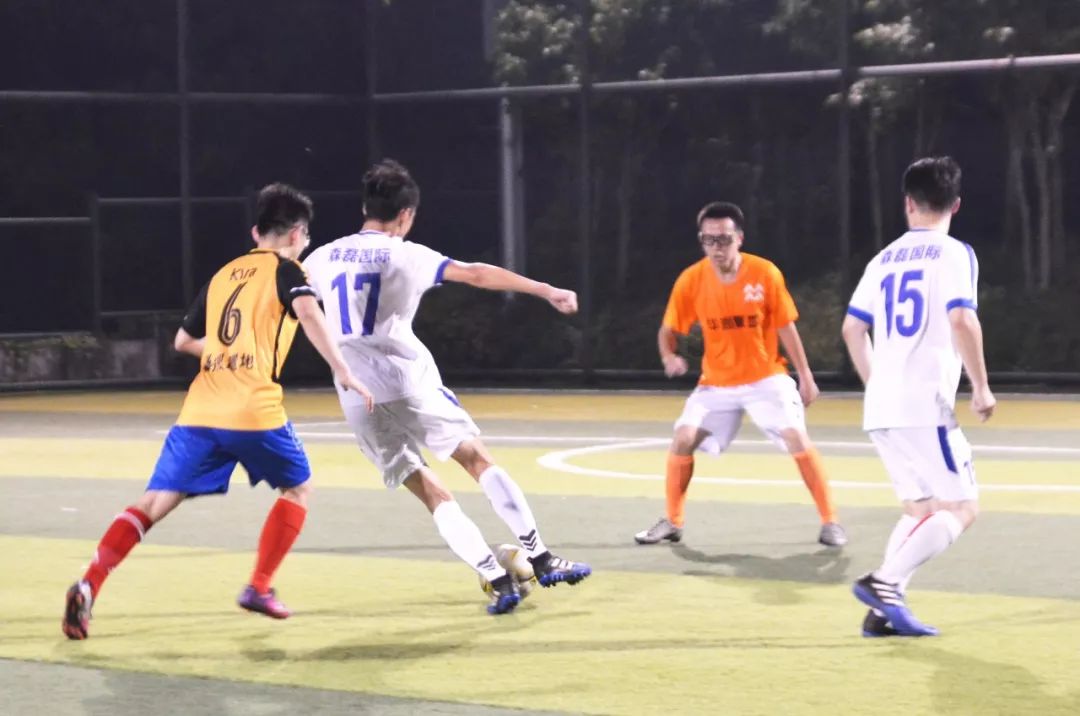 绿茵激情,建筑师的足球之战-32