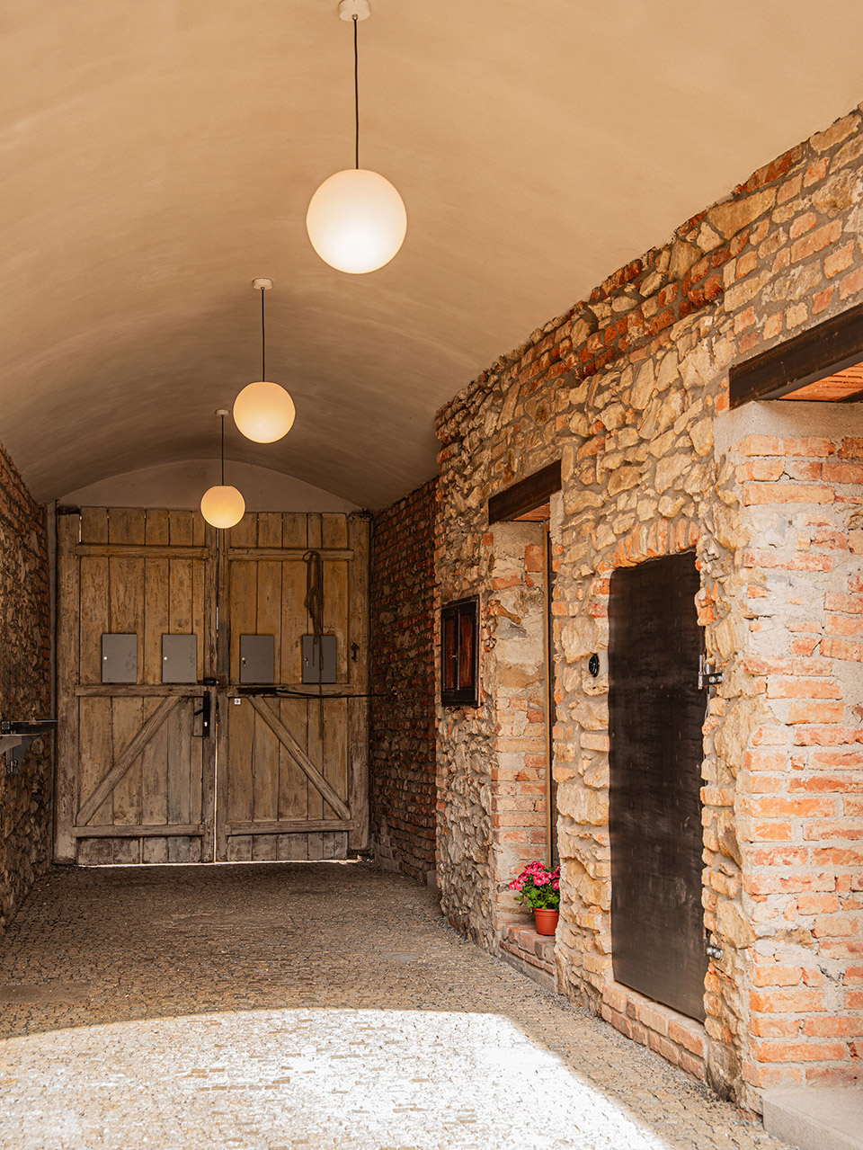 K66咖啡馆与联排住宅丨matěj šebek architekti-13