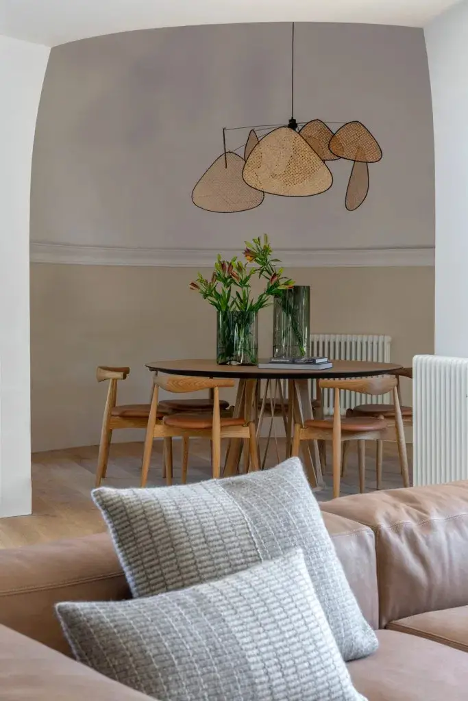 巴塞罗那古典建筑中的现代顶层公寓-10