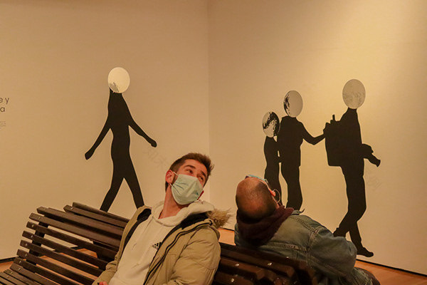 回声,一座城市的反射(注:refle·os推测应为reflejos,西班牙语反射、反响之意) -94