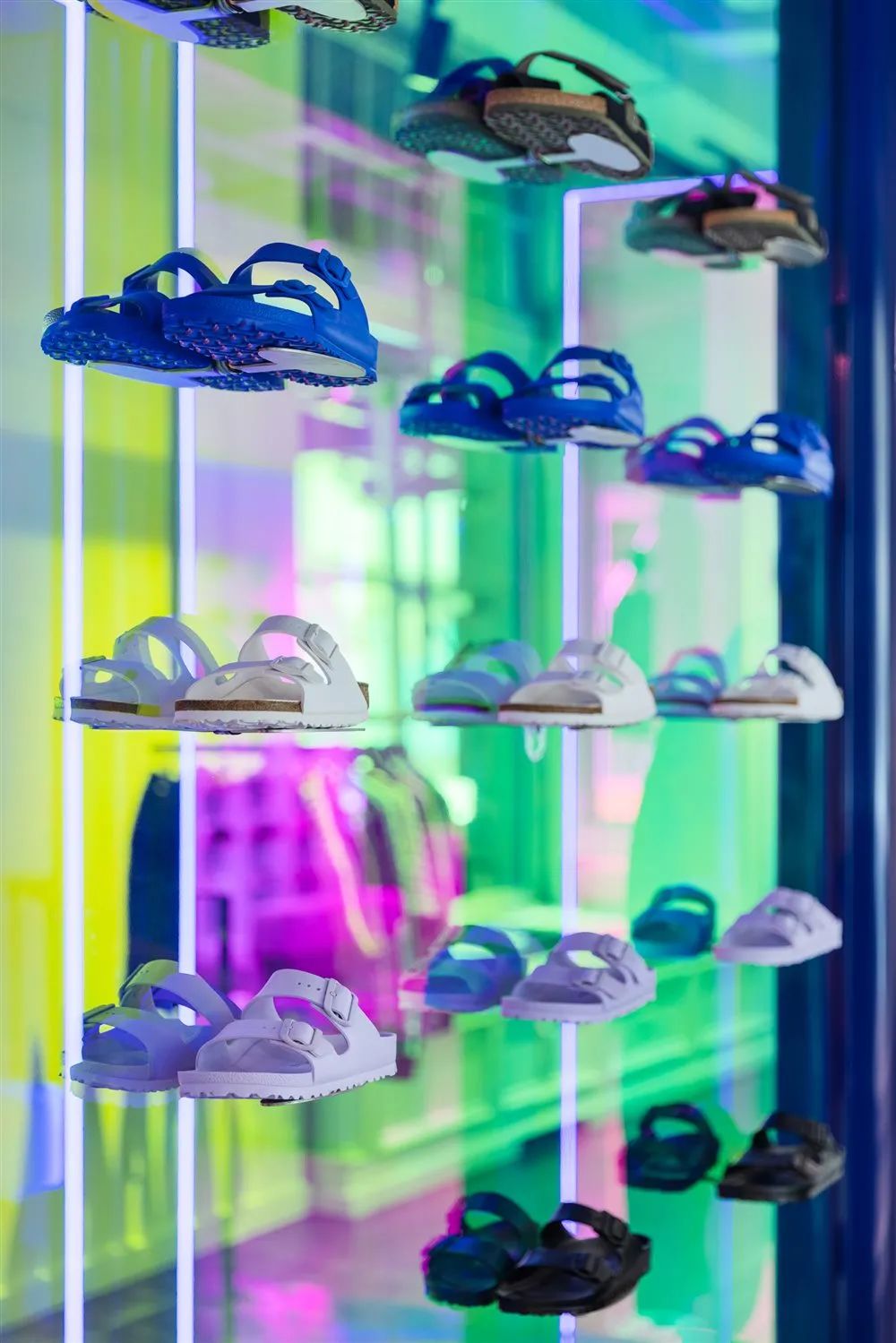 加拿大 Concepts 最新鞋店设计丨Sid Lee Architecture-9