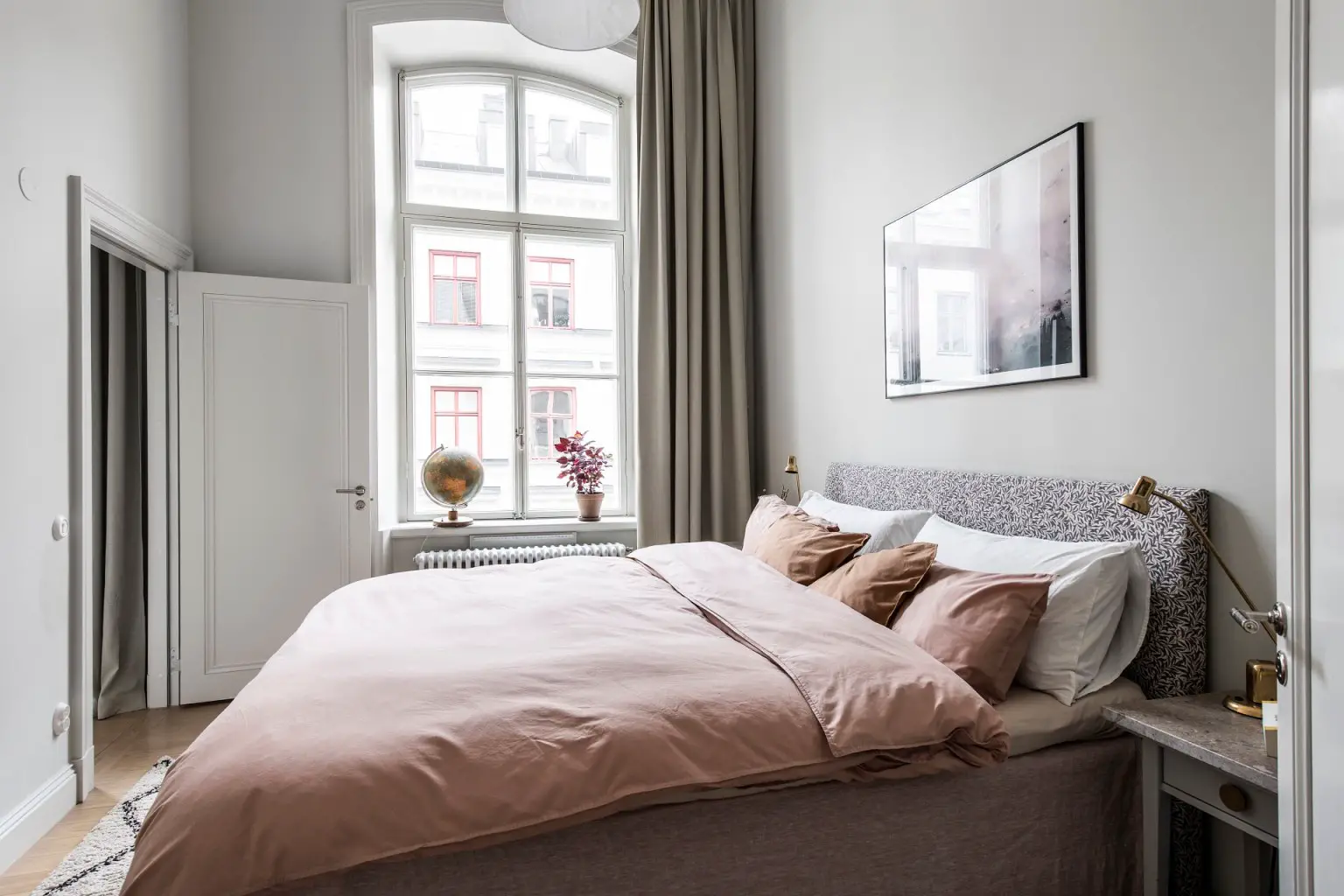 瑞典工业风 loft 设计，现代黑色厨房成亮点-13