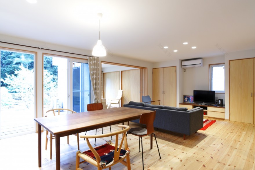 緑の借景が美しいガレージハウス丨(有)ヨシダクラフト,(有)枝川設計-20